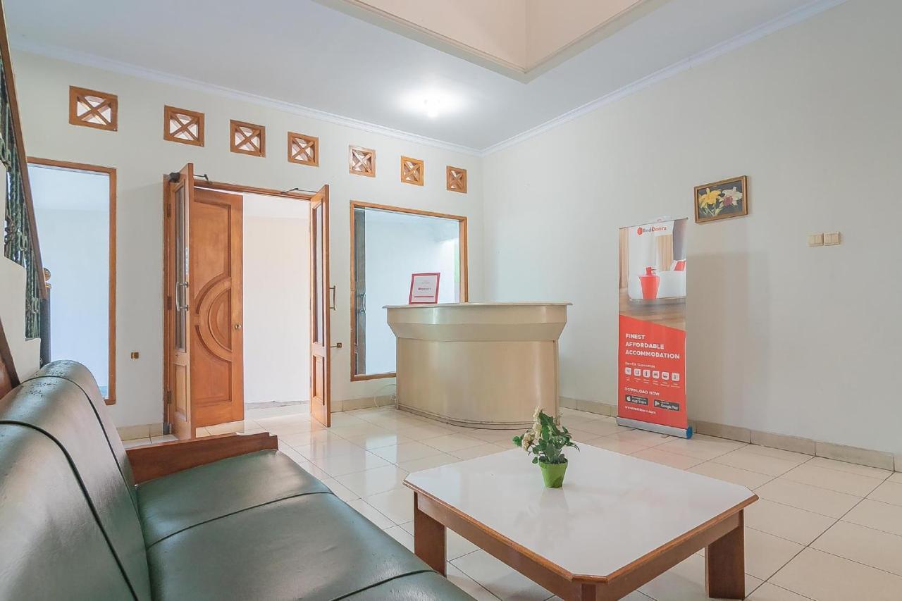 Hotel Reddoorz @ Pemuda Street Cirebon Exterior foto