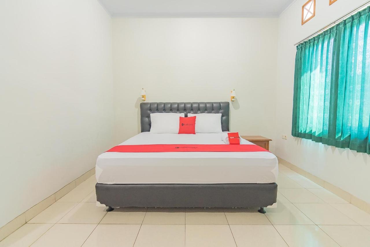 Hotel Reddoorz @ Pemuda Street Cirebon Exterior foto